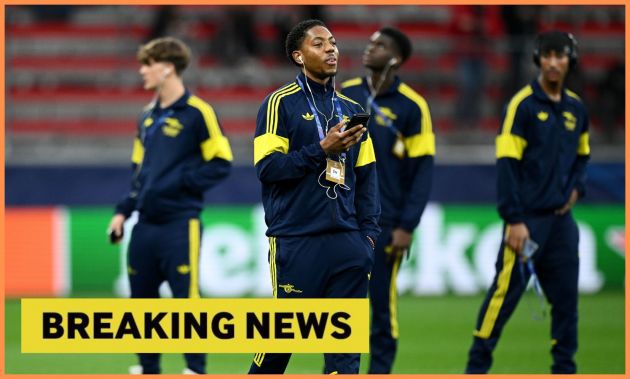 Myles Lewis-Skelly with his Arsenal teammates pre-match