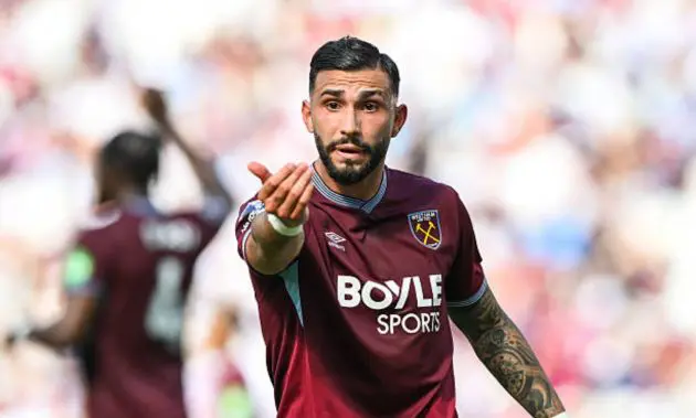 Taty Castellanos in action for West Ham