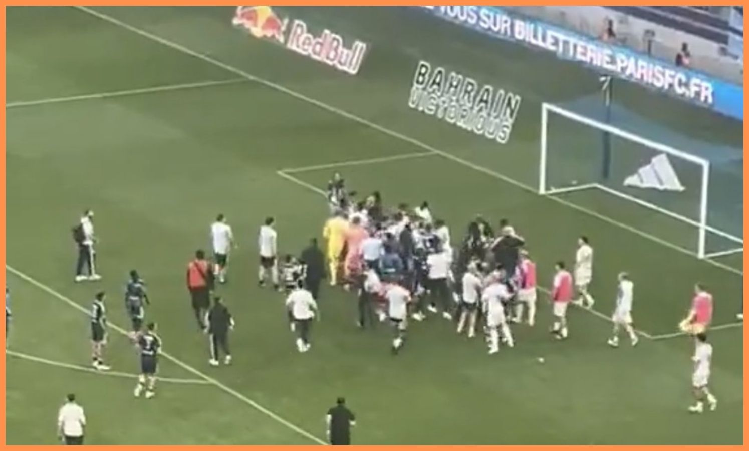 A brawl breaks out at Paris FC.