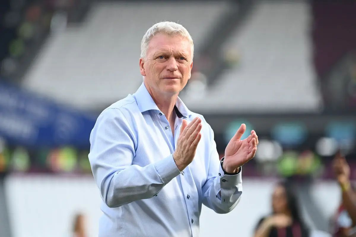 David Moyes applauding the fans