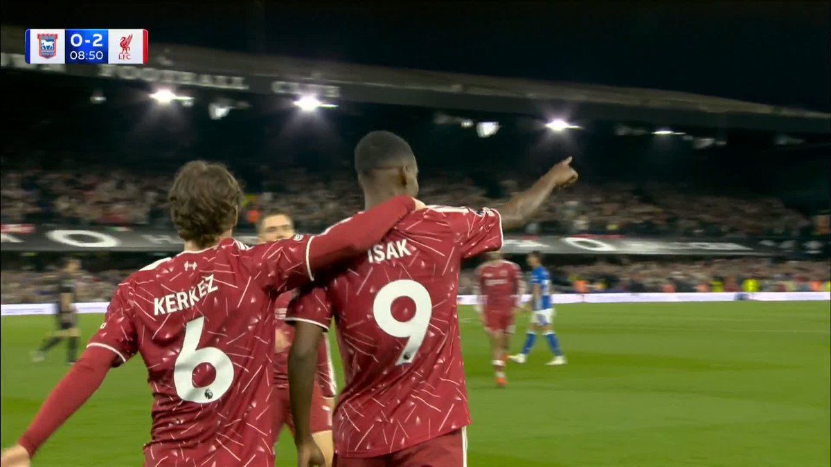 Alexander Isak celebrating