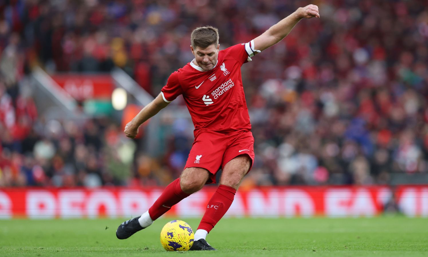 Steven Gerrard taking a shot