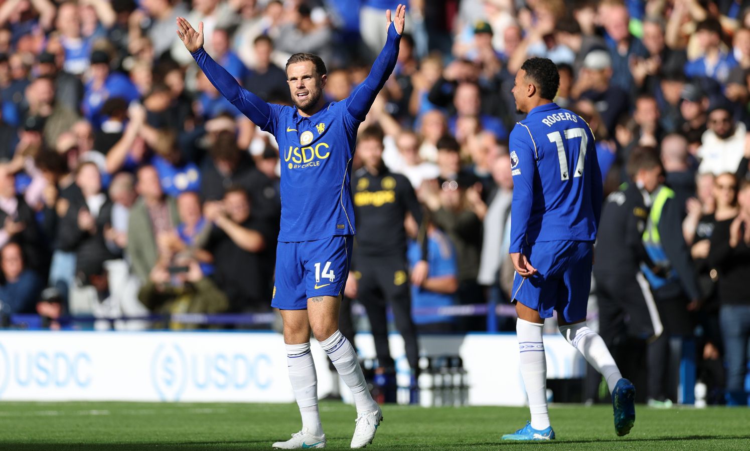 LONDRES, INGLATERRA - 10 DE OUTUBRO: Jordan Henderson do Chelsea comemora marcar o primeiro gol de seu time durante a partida da Premier League 2026/27 entre Chelsea FC e AFC Bournemouth em Stamford Bridge em 10 de outubro de 2026 em Londres, Inglaterra. (