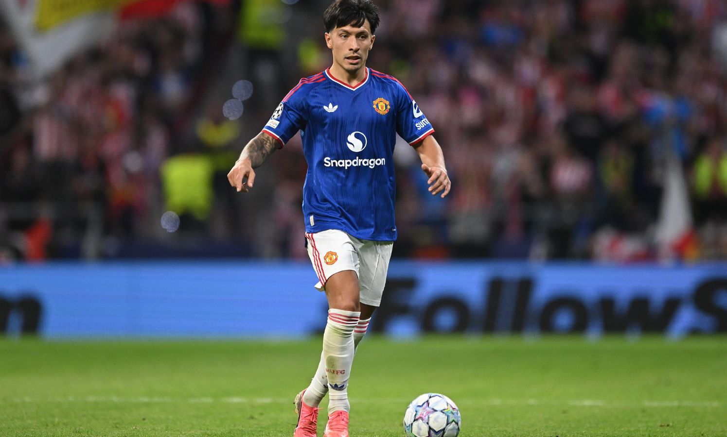 MADRID, SPAIN - OCTOBER 13: Lisandro Martinez of Manchester United controls the ball during the UEFA Champions League 2026/27 League Phase MD2 match between Atletico de Madrid and Manchester United at Estadio Metropolitano on October 13, 2026 in Madrid, Spain.