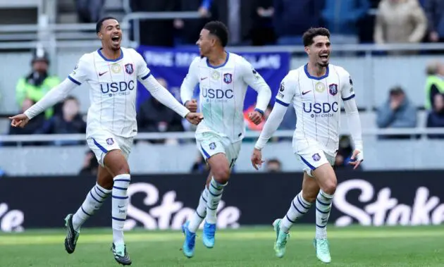 LIVERPOOL, ENGLAND - OCTOBER 17: Pedro Neto of Chelsea celebrates scoring his team’s second goal with teammates during the Premier League 2026/27 match between Everton and Chelsea FC at Hill Dickinson Stadium on October 17, 2026 in Liverpool, England.