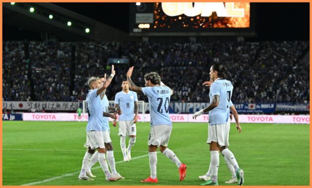 Maxi Araujo celebrates with his Uruguay teammates