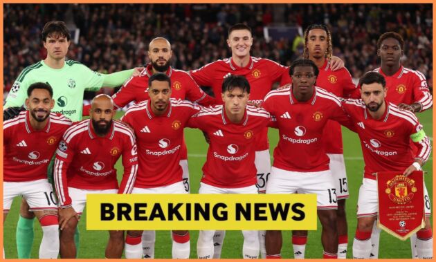 Manchester United players lining up and breaking news banner