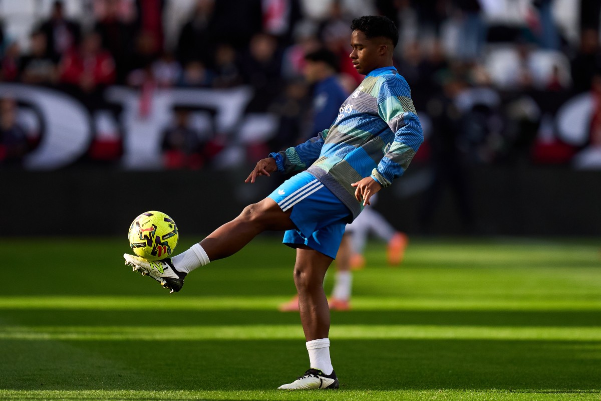 Endrick in Real Madrid's pre-match warm-up
