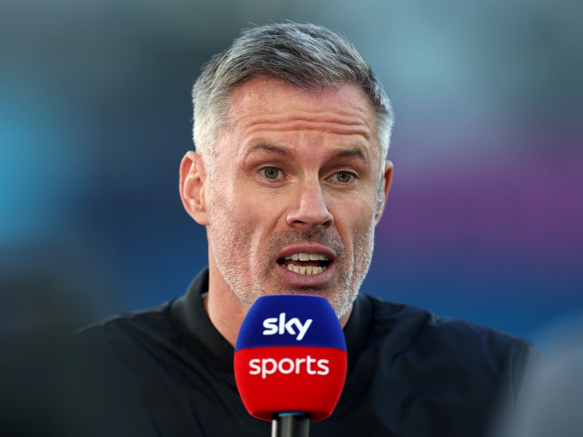 Jamie Carragher está trabalhando como analista na Sky Sports