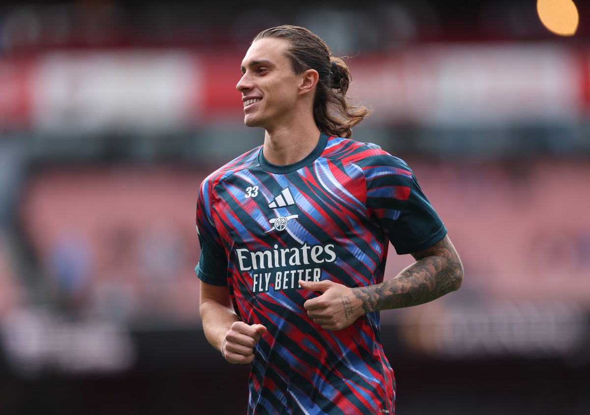 Ricardo Calafiori aqueceu para o Arsenal