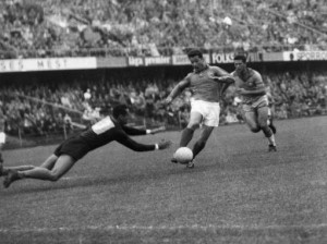 Soccer - World Cup Sweden 1958 - Semi Final - France v Brazil