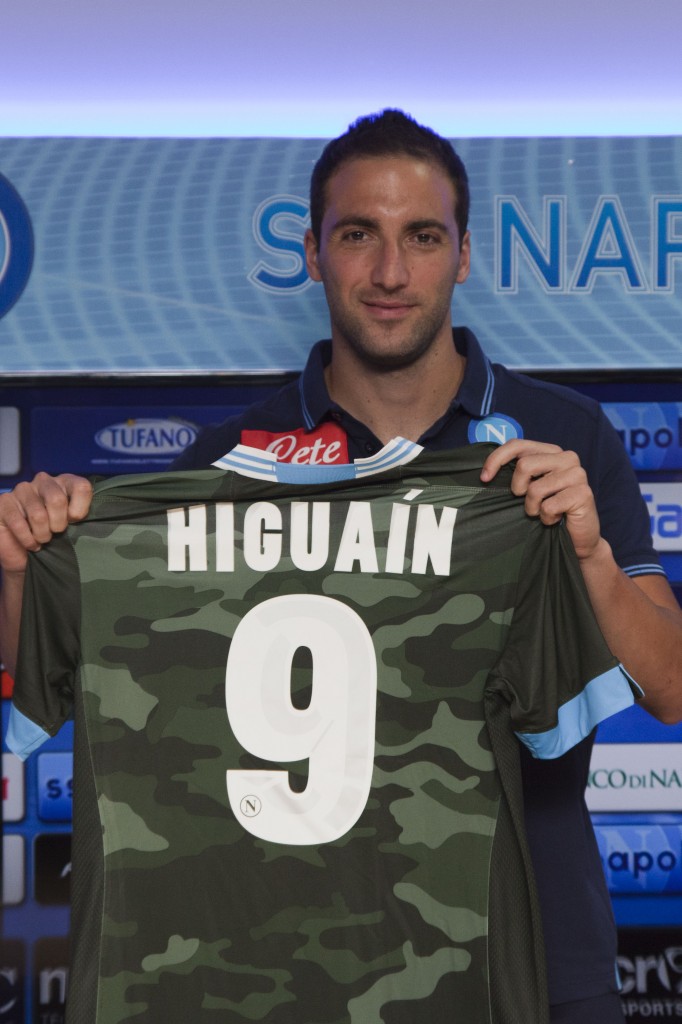 FBL-ITA-NAPOLI-HIGUAIN