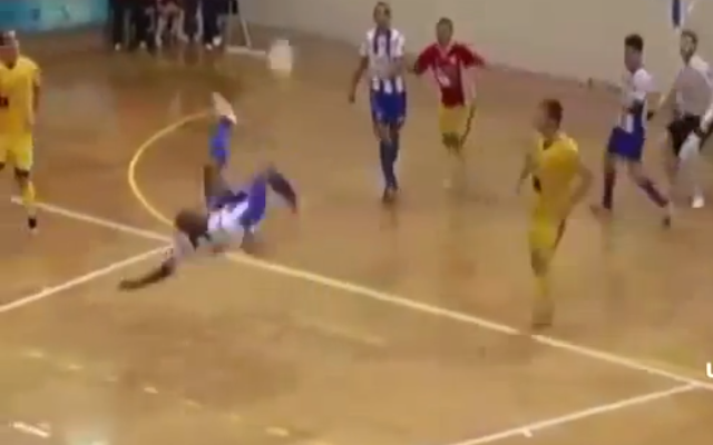 Futsal overhead kick goal