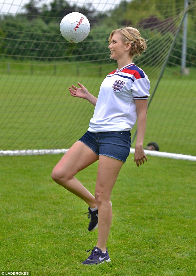 tjære international Adgang Images) Countdown Babe Rachel Riley Poses In Vintage England Kit |  CaughtOffside