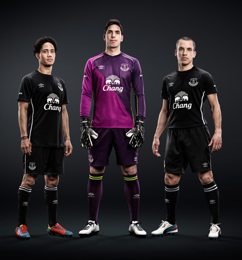 everton pink jersey