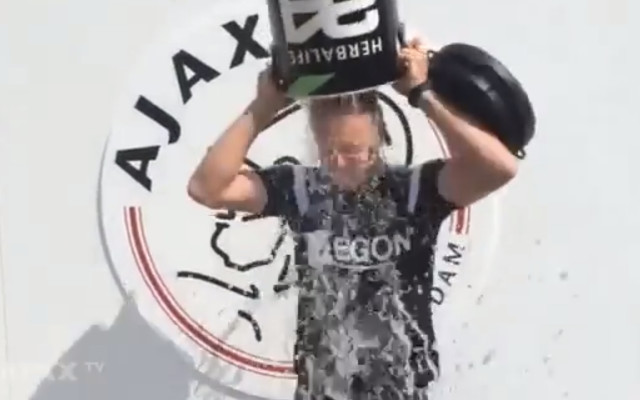 Dennis Bergkamp, Ajax