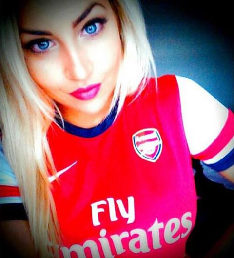 Stunning Gallery! 50 Really Hot Women In Football Shirts: Sexy Babes In