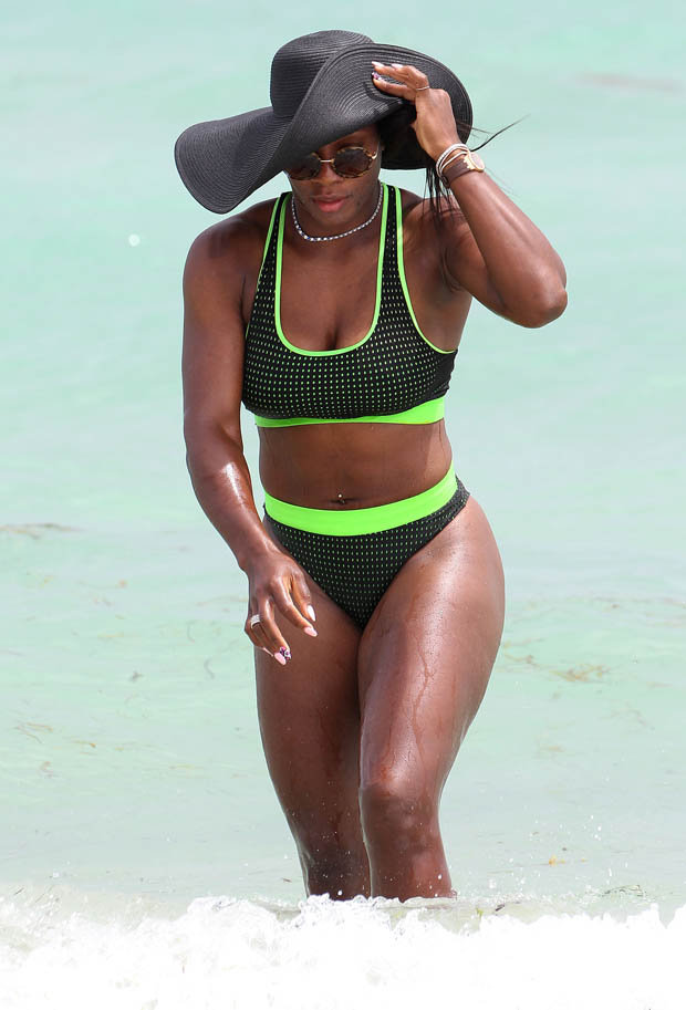 Images) Serena Williams Shows Off New Bra At Lingerie Event Down Under