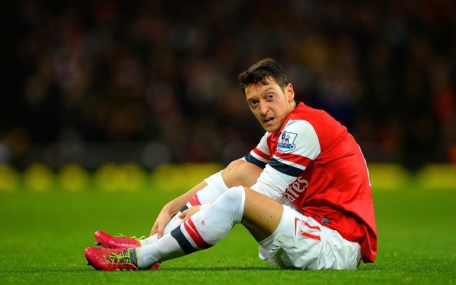 Is Mesut Özil IMMORTAL? Fans in meltdown over Arsenal man's