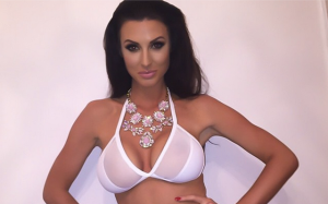 Image) Glamour Model WAG Alice Goodwin, Wife Of Ex Arsenal & Liverpool Flop,  Shares Sexy Lingerie Photo