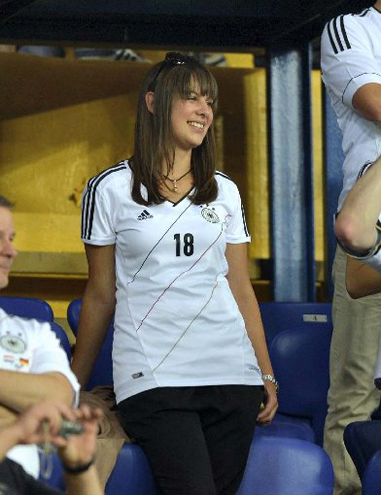 (Image Gallery) Nine Super Hot El Clasico WAGS of Nine New Real Madrid ...