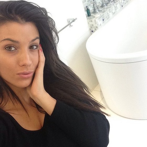 Image Ex Arsenal Wag Ludivine Sagna Shares Sexy Selfie Before Sunday Soak Caughtoffside