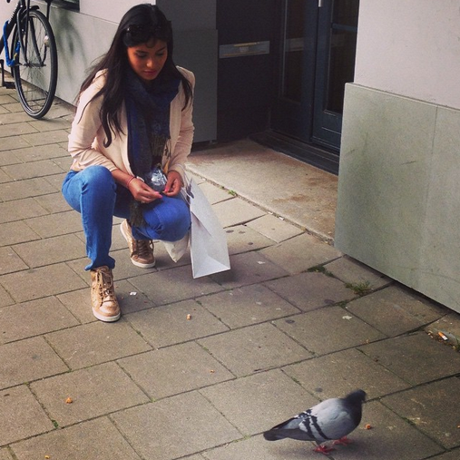 yasmin verheijen feeds pigeon
