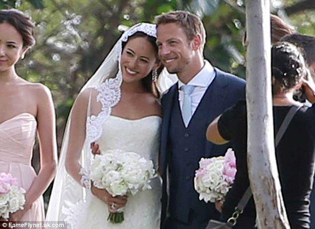 Images) Formula One's Jenson Button Marries Lingerie Model Jessica  Michibata