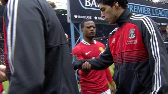 Suarez Evra Handshake