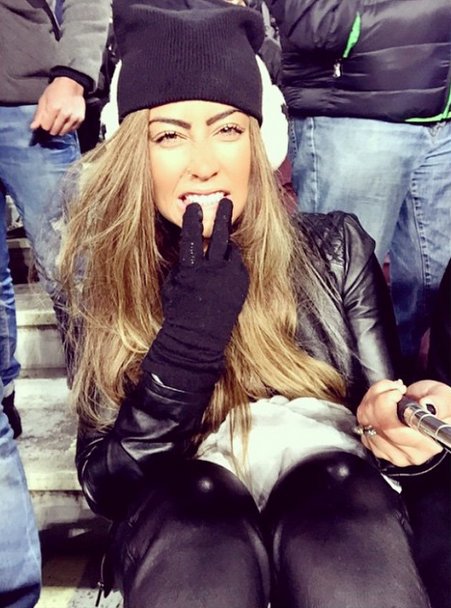 15 red-hot photos of Neymar’s sister, as Brazilian babe Rafaella