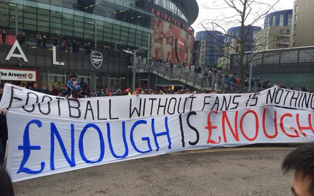 Arsenal - Liverpool protest