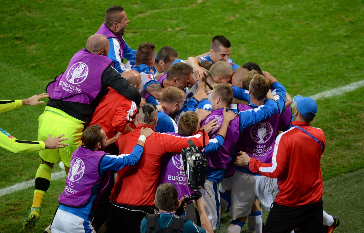 Video Euro 16 Marek Hamsik S Stunning Goal Gives Slovakia Commanding Lead Over Russia