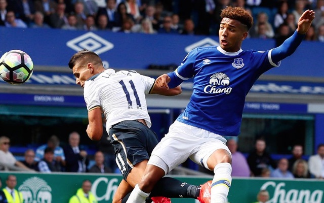 Erik Lamela scores with his head at Everton