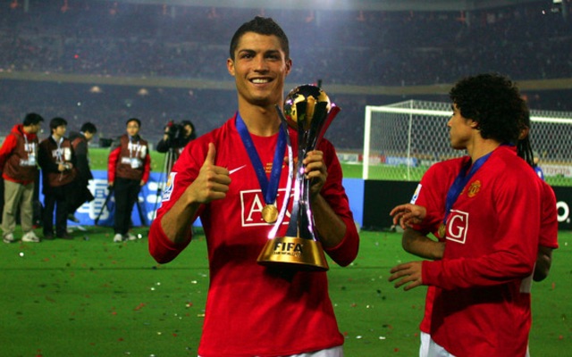 Cristiano Ronaldo with 2008 Club World Cup as Man United player