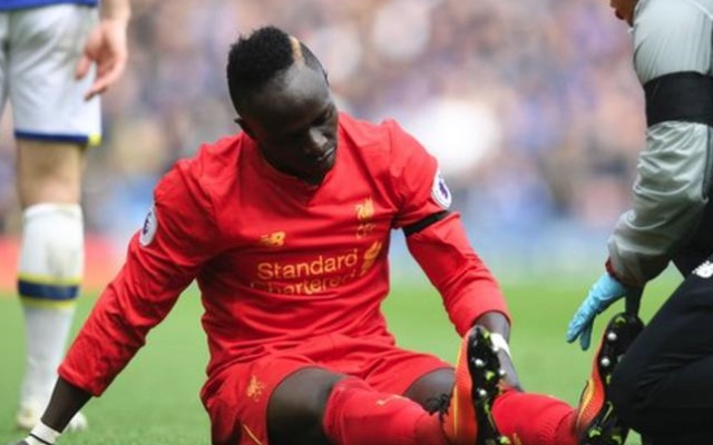 Sadio Mane injury in Liverpool 3-1 Everton