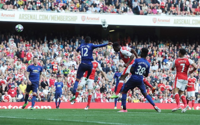 Danny Welbeck scores for Arsenal vs Man United
