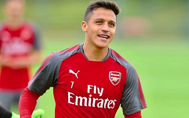 Alexis Sanchez in Arsenal training