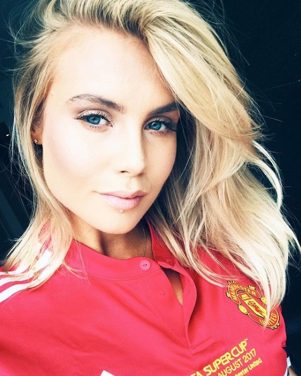 Victor Lindelof girlfriend Maja Nilsson in Man United shirt