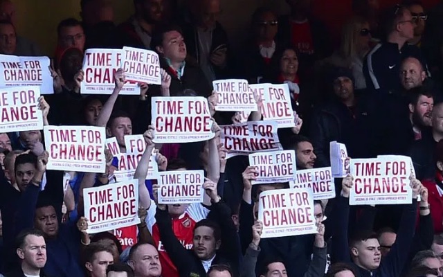 Dejected Arsenal fans call for Arsene Wenger Out