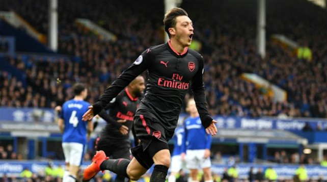 ozil scores vs everton