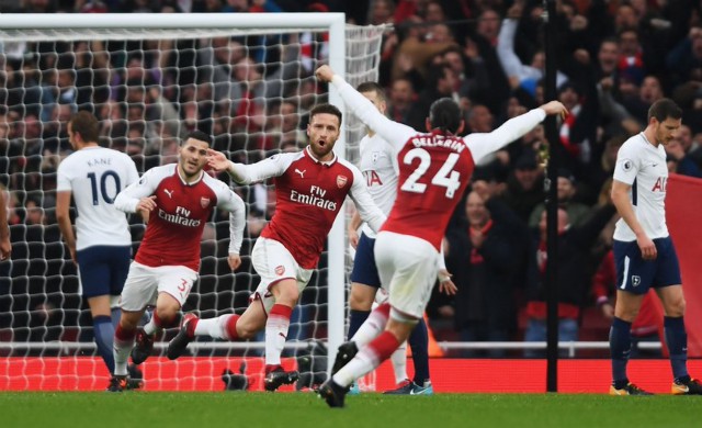 Shkodran Mustafi scores for Arsenal vs Tottenham