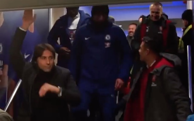 Antonio Conte and Alexis Sanchez meet in the Stamford Bridge tunnel