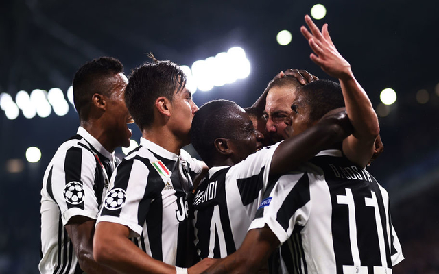 Juventus Dybala Alex Sandro Higuain celebrate