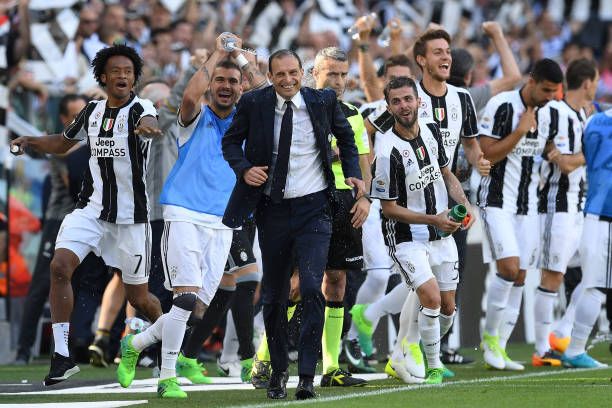 Allegri Juventus players celebrate. Inter Milan vs Juventus Live Stream