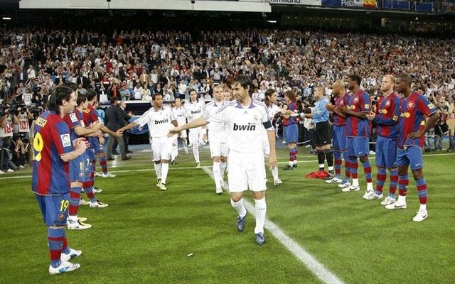 Real Madrid Barcelona guard of honour