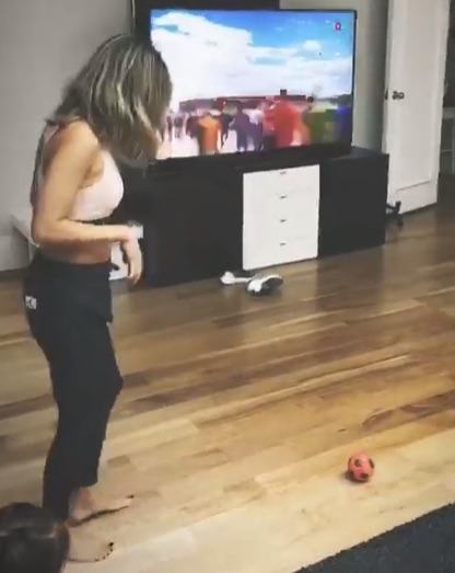 Ander Herrera's missus shows off her football skills