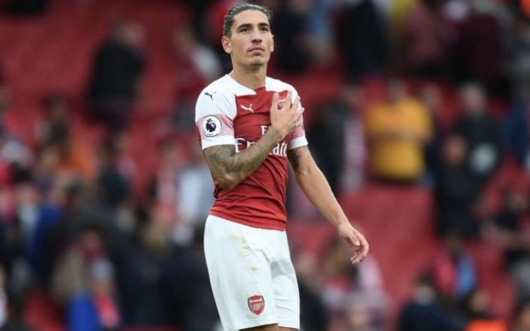 Fans call to get rid of Bellerin