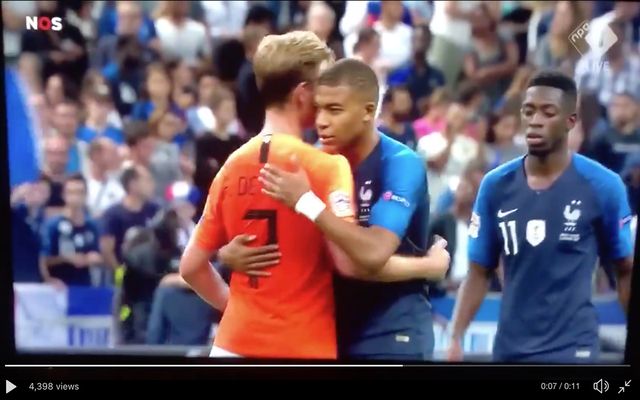 Video Young Superstars Mbappe And De Jong Swap Shirts