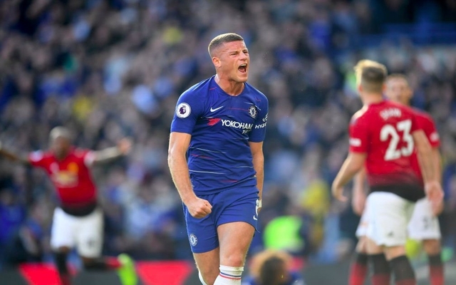 Chelsea equal Premier League record with last-gasp goal against United