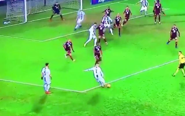 Video: Cristiano Ronaldo gets his free-kick horribly wrong